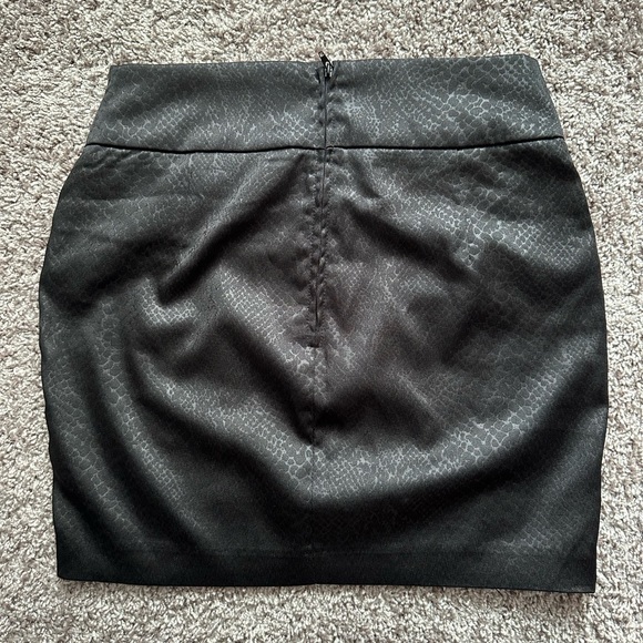 Dynamite Mini Skirt - Picture 2 of 3